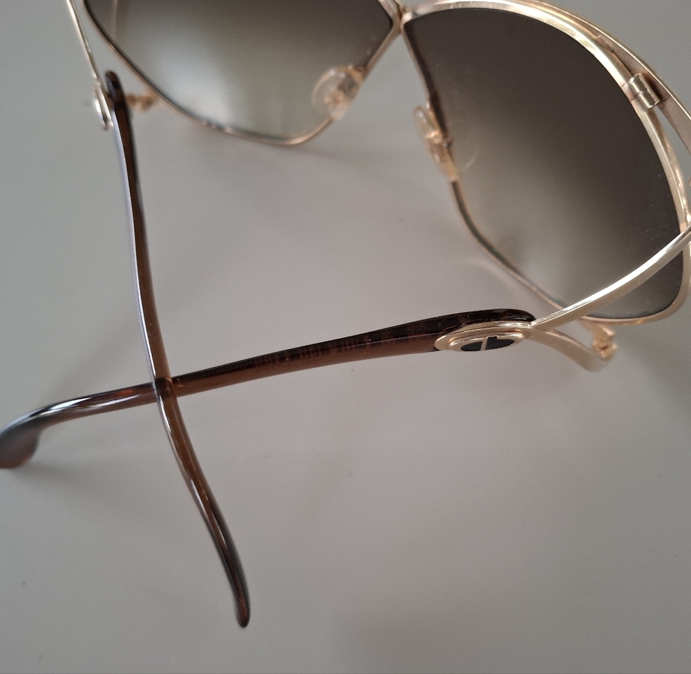 Christian Dior Elegant Gold Vintage Sunglasses - Picture 3 of 14